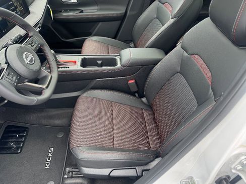 New 2025 Nissan Kicks SR w/ SR Premium Package image 9
