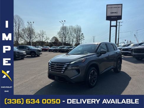 Used 2025 Nissan Rogue SV FWD image 1