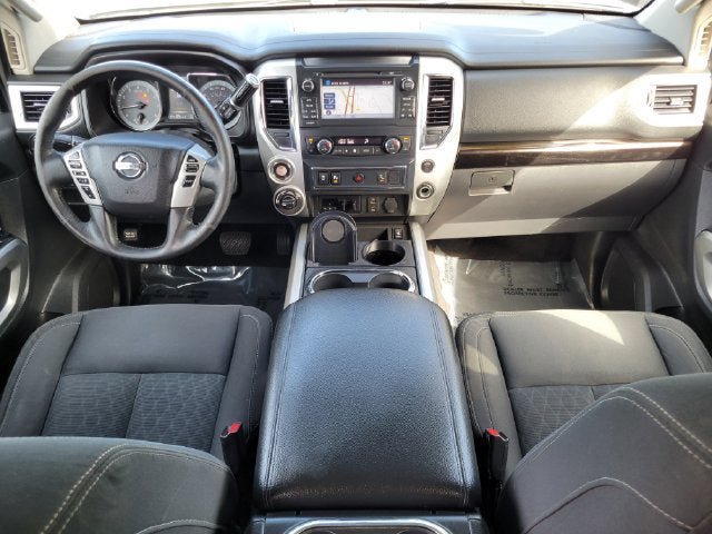 Used 2017 Nissan Titan SV AWD/4WD image 24