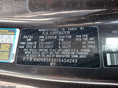 Used 2025 Kia Carnival image 28