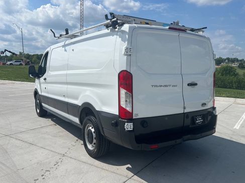 Used 2018 Ford Transit 250 148 Low Roof RWD image 8