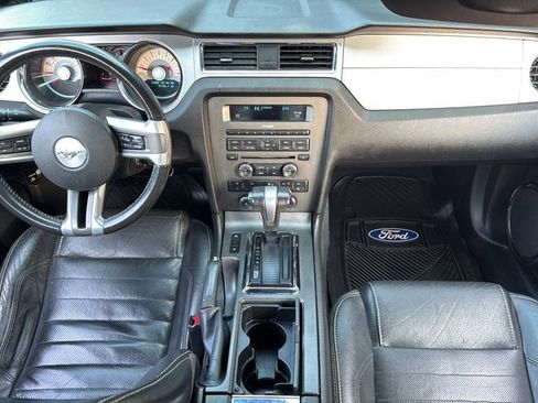 Used 2010 Ford Mustang GT Premium RWD image 18