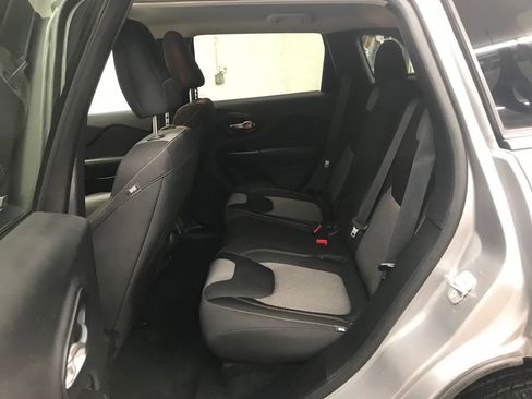 Used 2014 Jeep Cherokee Latitude image 24