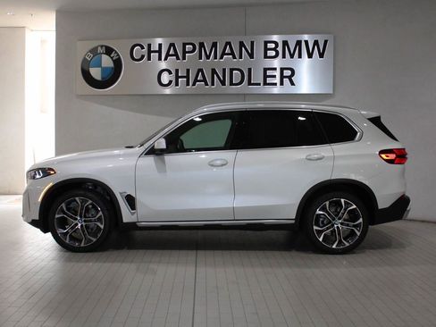 Used 2026 BMW X5 xDrive40i AWD/4WD image 3
