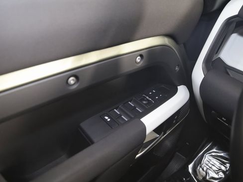 Used 2023 Land Rover Defender 110 S image 35