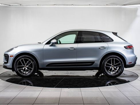 Used 2023 Porsche Macan image 2