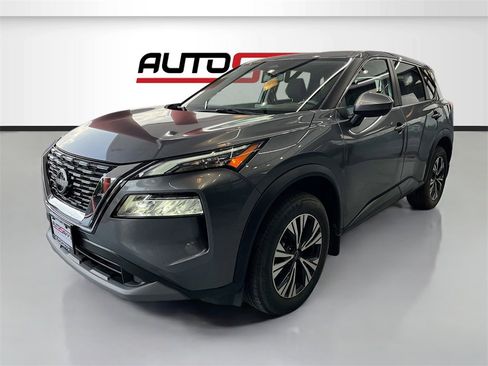 Used 2023 Nissan Rogue SV image 3