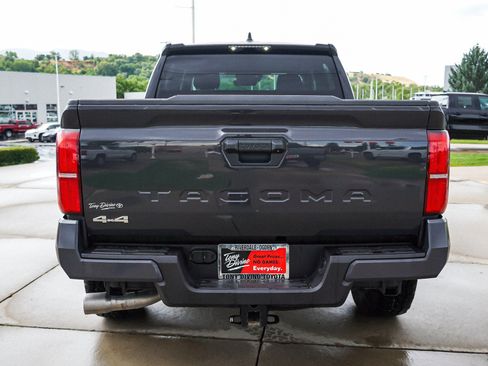 Certified 2025 Toyota Tacoma SR5 AWD/4WD image 7