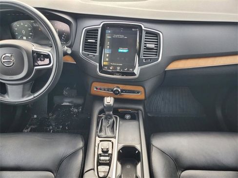 Used 2021 Volvo XC90 T6 Momentum w/ Climate Package image 30