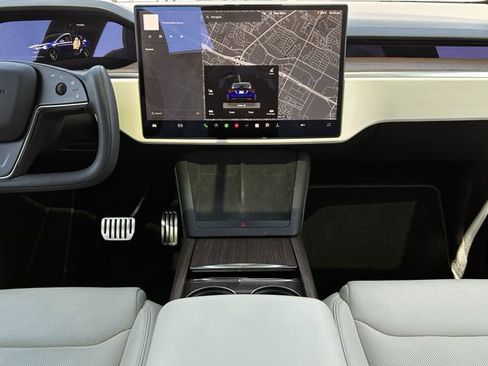 Used 2022 Tesla Model X Base image 15