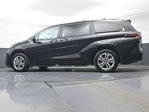 Certified 2024 Toyota Sienna Platinum image 42