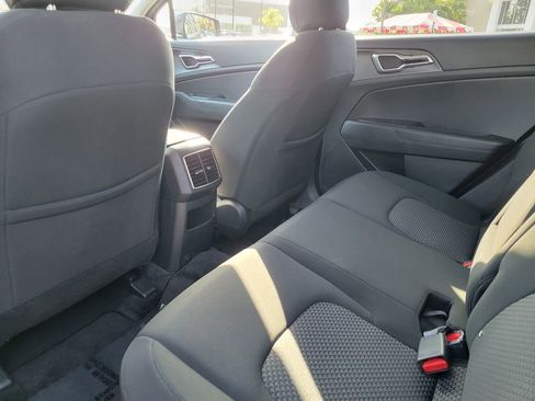 Certified 2025 Kia Sportage LX AWD/4WD image 5