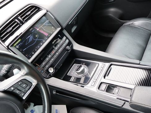 Used 2019 Jaguar F-PACE R-Sport AWD/4WD image 21