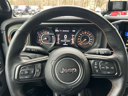 Used 2024 Jeep Gladiator Mojave image 22