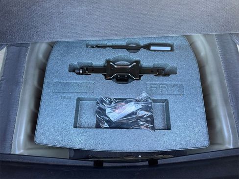 Used 2024 Nissan Altima 2.5 SV image 17