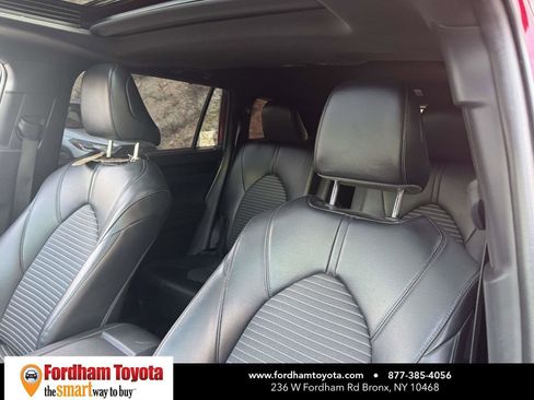 Used 2022 Toyota Highlander XSE image 18