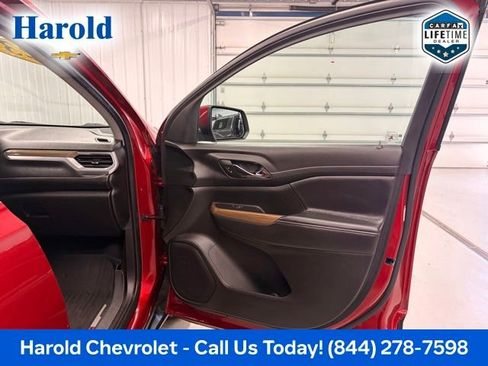 Used 2023 GMC Acadia SLE w/ LPO, Floor Liner Package AWD/4WD image 11