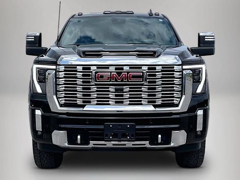 Used 2024 GMC Sierra 2500 Denali w/ Denali Reserve Package AWD/4WD image 3
