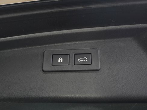 Used 2025 Subaru Outback Premium AWD/4WD image 11
