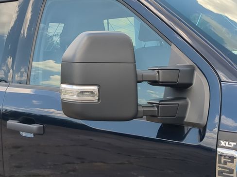 Certified 2025 Ford F250 XLT AWD/4WD image 10