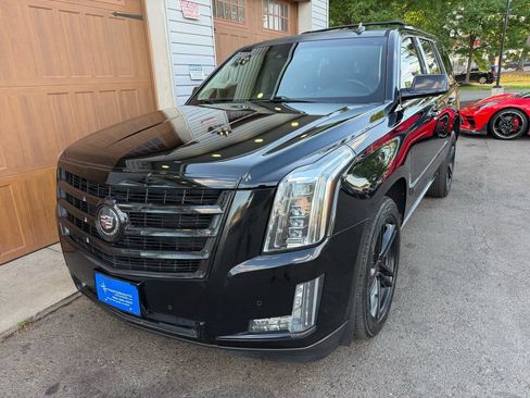 Used 2015 Cadillac Escalade Premium AWD/4WD image 7