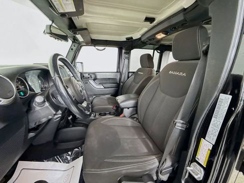 Used 2017 Jeep Wrangler Unlimited Sahara w/ Connectivity Group image 17