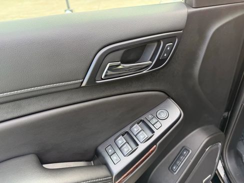 Used 2019 GMC Yukon XL SLT image 14