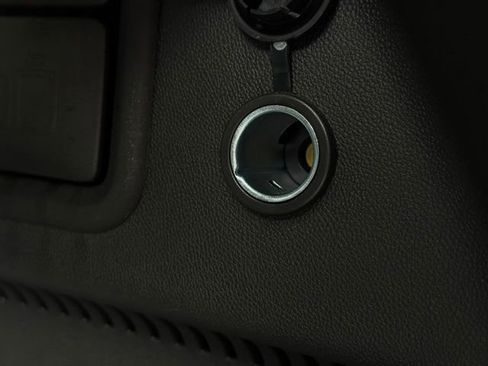 Used 2023 Chevrolet Equinox LT w/ Driver Convenience Package image 12