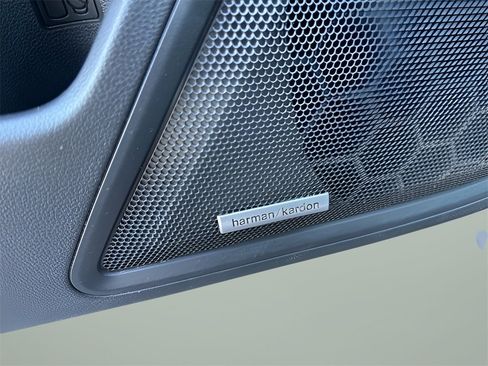 Used 2022 Subaru Outback Touring image 17