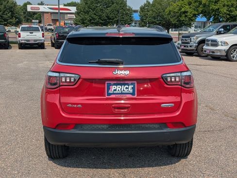Used 2018 Jeep Compass Latitude w/ Popular Equipment Group AWD/4WD image 7