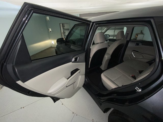 Used 2022 Kia Soul LX FWD image 21