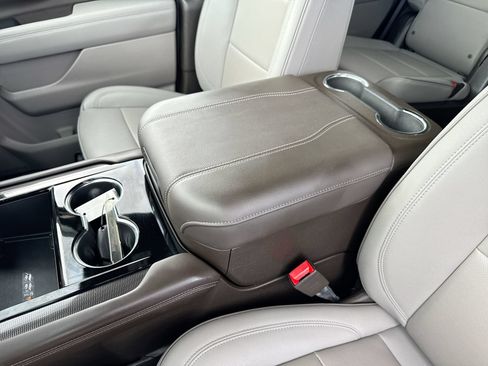 Used 2025 GMC Yukon Elevation w/ Technology Package AWD/4WD image 21