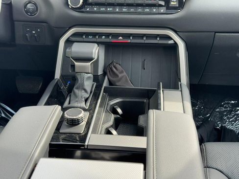 Used 2025 Toyota Sequoia 4WD image 14