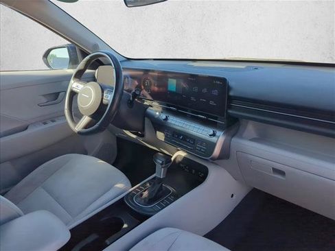 Used 2025 Hyundai Kona SEL FWD image 21