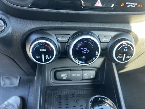 Used 2026 Hyundai Venue SEL image 15