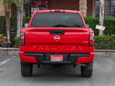 Used 2025 Nissan Frontier SV image 7