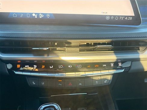 Used 2024 Cadillac XT4 Sport image 16