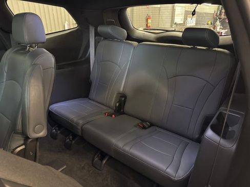 Used 2024 Buick Enclave Premium image 15
