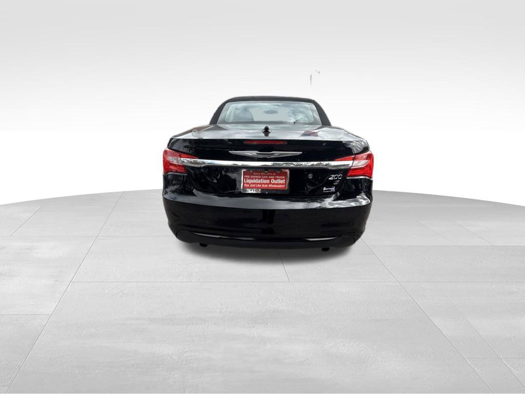 Used 2011 Chrysler 200 S FWD image 4