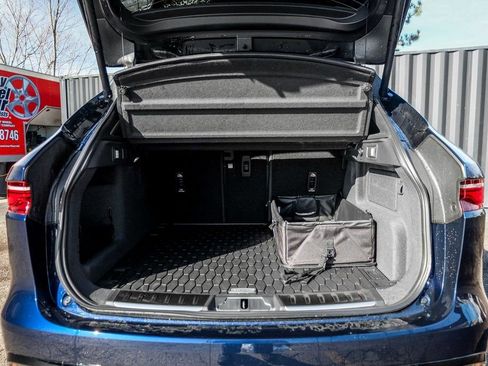 New 2026 Jaguar F-PACE R-Dynamic S image 9