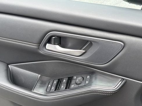 Used 2026 Nissan Rogue Dark Armor FWD image 29