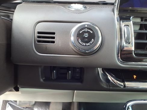 Used 2019 Lincoln Navigator L Black Label w/ Cargo Package image 31