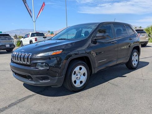 Used 2016 Jeep Cherokee Sport FWD image 2