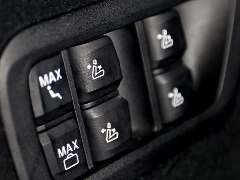 Used 2023 BMW X7 xDrive40i w/ Executive Package image 14