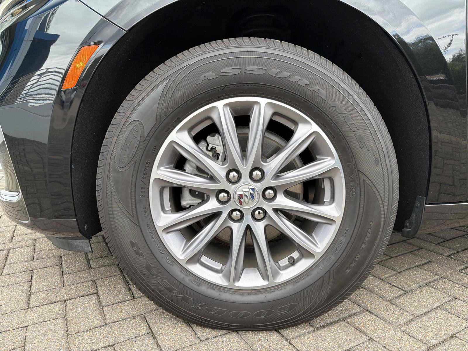 Used 2023 Buick Enclave Essence FWD image 10