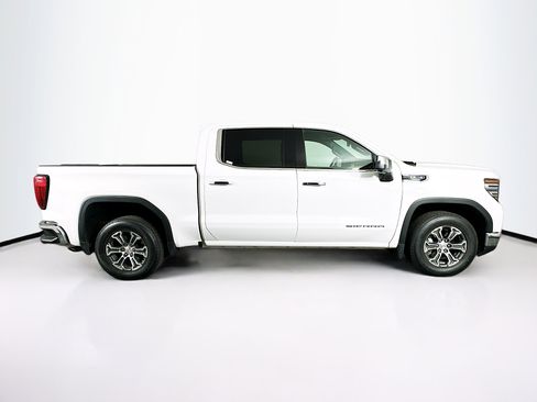 Used 2025 GMC Sierra 1500 SLT image 9