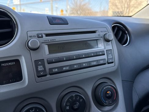 Used 2011 Toyota Matrix S image 18