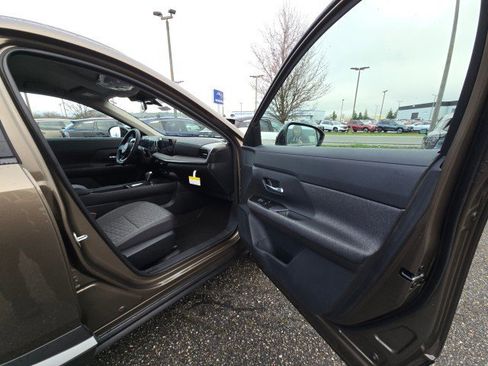 New 2026 Nissan Kicks SV w/ Cold Weather Package image 9