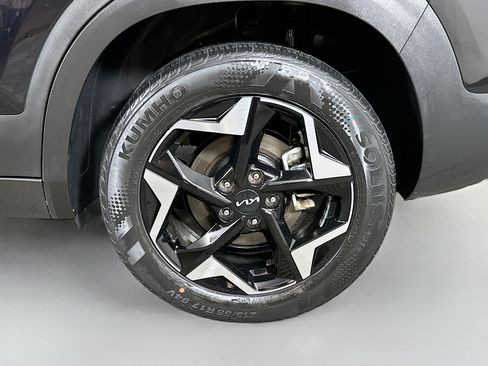 Used 2024 Kia Seltos EX image 30