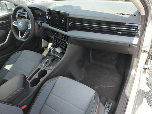 New 2025 Volkswagen Jetta SE image 18